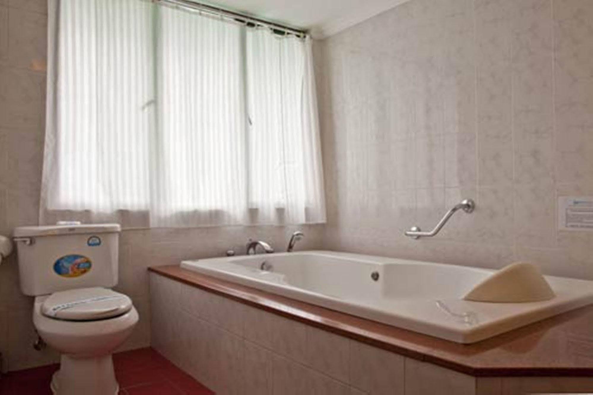 Green Park Hotel هانوي المظهر الخارجي الصورة