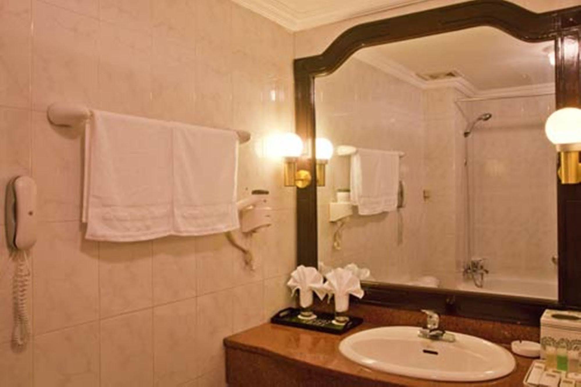 Green Park Hotel هانوي المظهر الخارجي الصورة